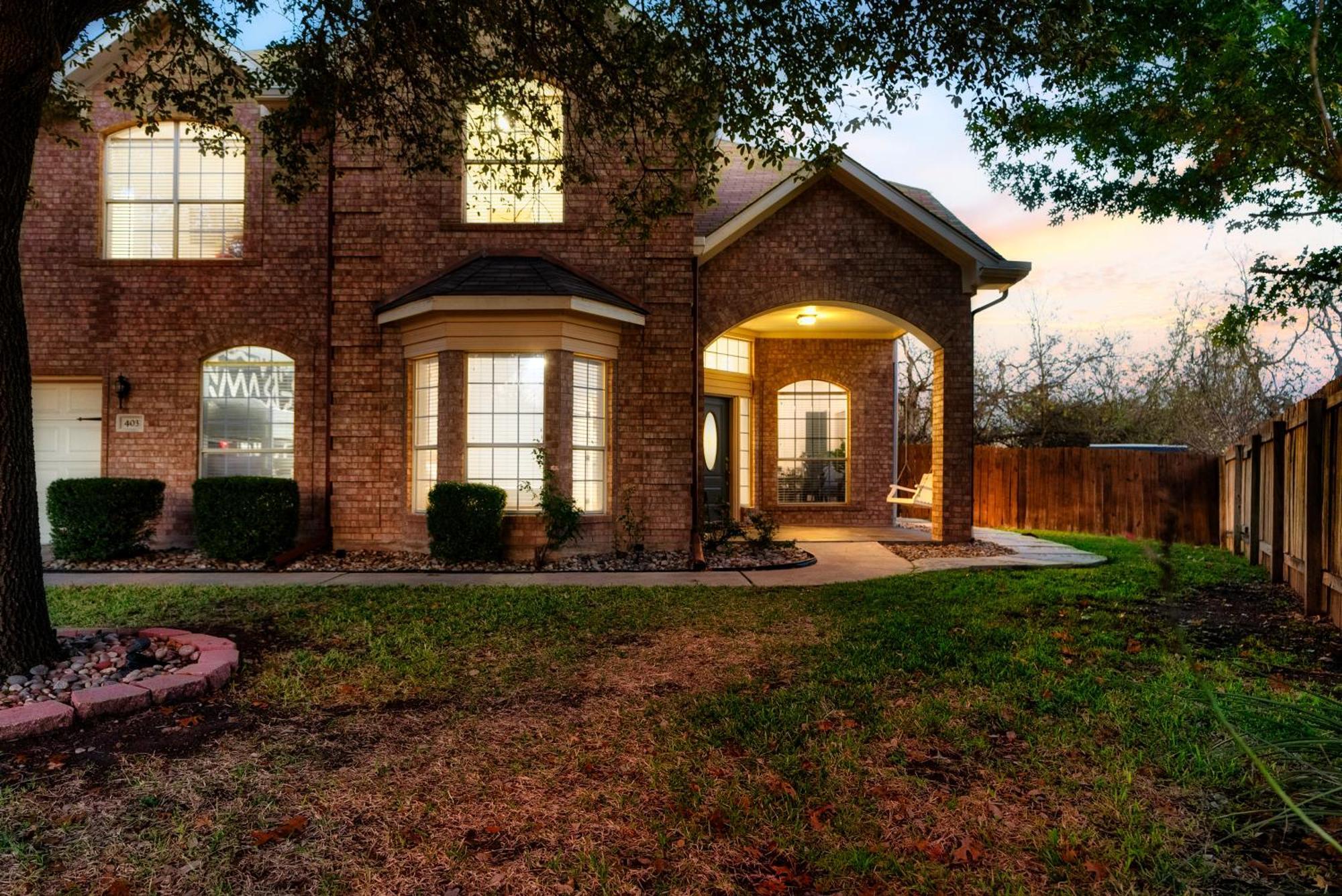 Stunning Family Home With Pool & Hot Tub - Sleeps 17 Pflugerville Exterior photo
